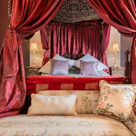 Bed & Breakfast Hall *